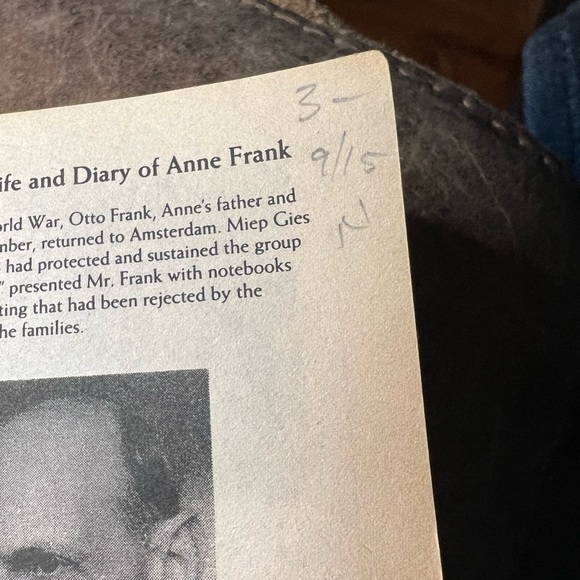 The Diary of a Young Girl by Anne Frank Memoir Vintage 1993 on banned book list - Picture 7 of 17